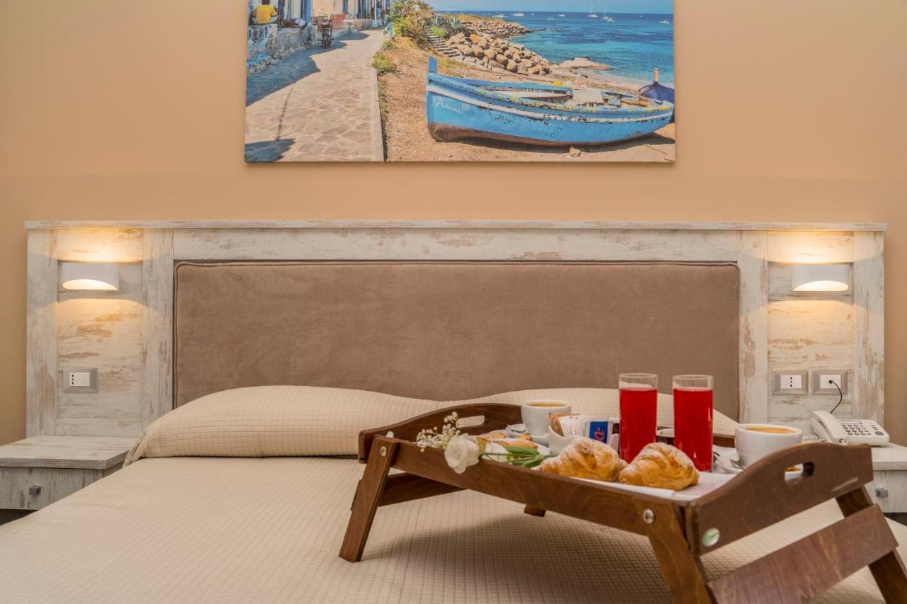 Dolcestate Hotel -Club 坎波菲利斯·迪·罗切 外观 照片